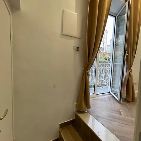 Santamonicaappartaments2 Neapel